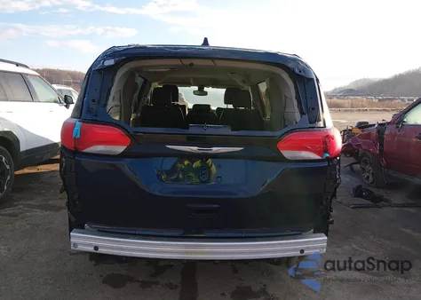 2017 Chrysler Pacifica Touring-L z USA, uszkodzony, nr VIN 2C4RC1BGXHR809490
